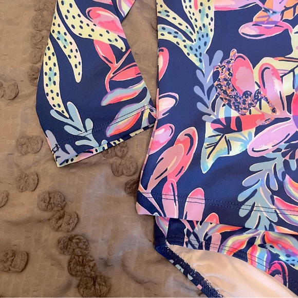 Lilly Pulitzer | Bobby Rashguard Set Up - Oyster Bay Navy (5) - Picture 3 of 11